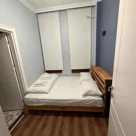 Red 8 Flr1 דירה
