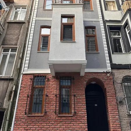 Red 8 Flr1 איסטמבול